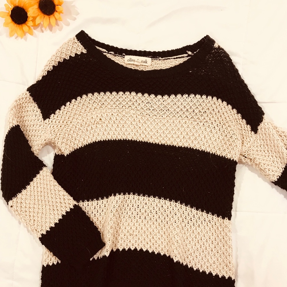 Cream and dark blue knit sweater